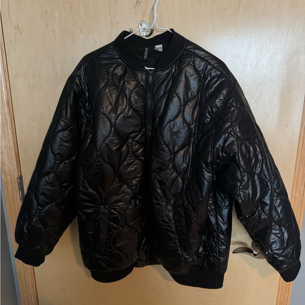 NWT Divided by H&M women’s black nylon puffer bomber jkt size L